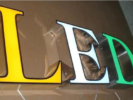 岳阳介绍LED招牌的基础知识。