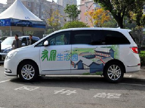 岳阳户外车贴喷绘如何保持效果?