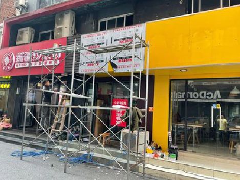 岳阳制作广告招牌如何避免它发黄？